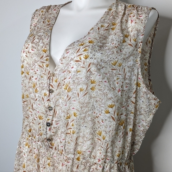 ✨3/$15 Emma & Michelle tan yellow floral sheer v neck summer dress 3X - Picture 4 of 7